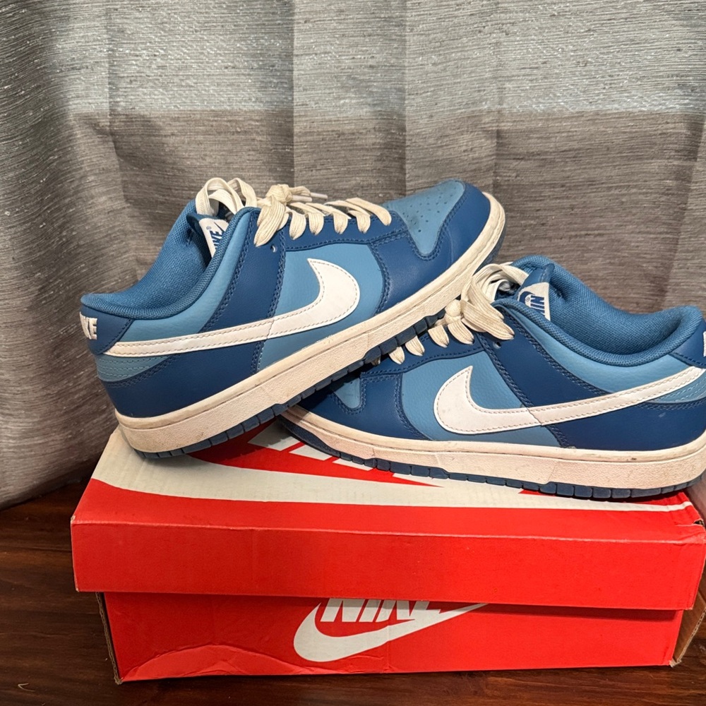 Nike Men's Sneakers in Blue and White
